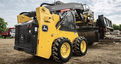 tracked vs wheeled skid steer horse property|best rated tracked skid steer.